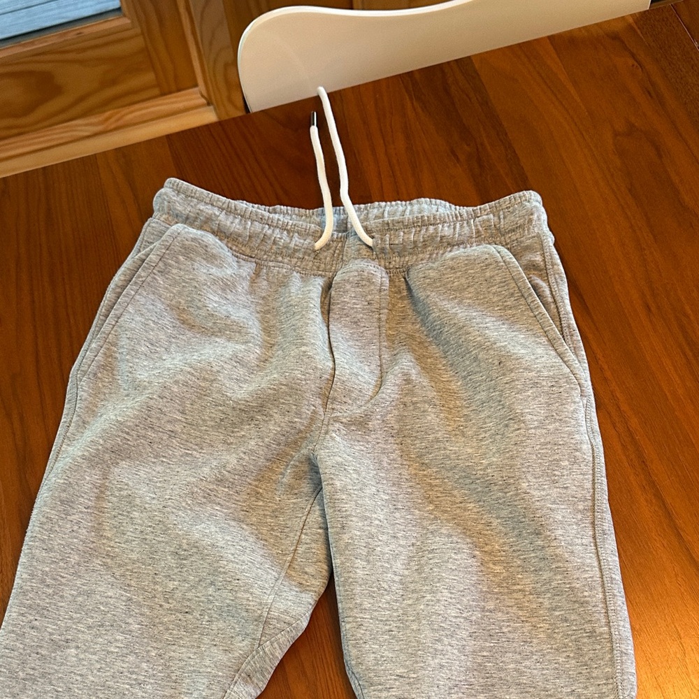 American Eagle l Kids Jogger Pants Size Small.  Excellent condition.